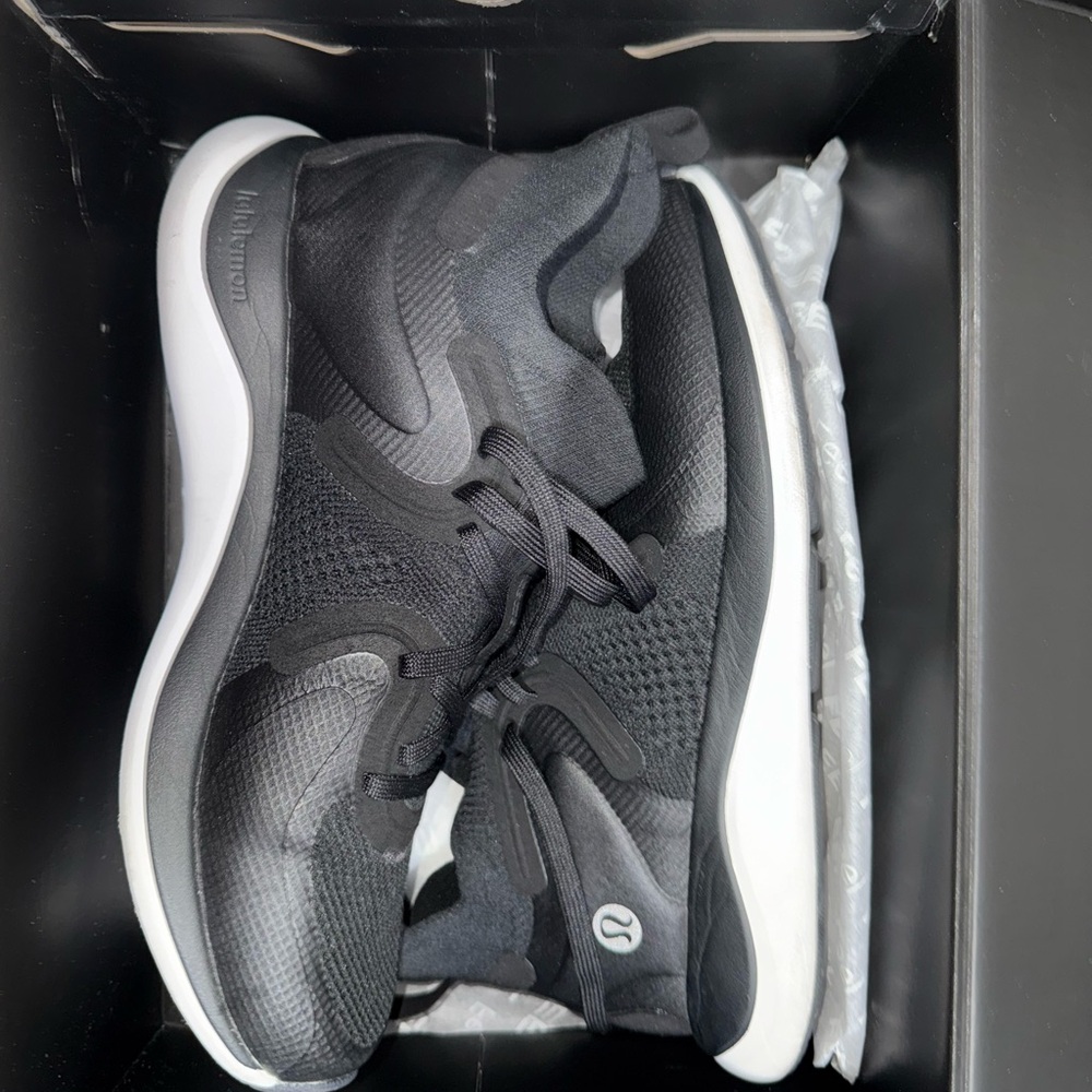 Lululemon Chargefeel Workout Mid Sneakers